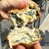 Frittatina salsiccia e friarielli - Pizza e Core