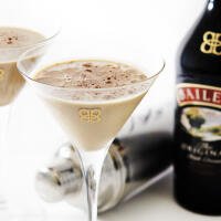 SHAKERATO PLUS (CAFFÈ, GHIACCIO, BAYLES, E PANNA) - Bistrò 26