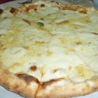 Pizza 4 formaggi - Panuozzo e Pizza da Tina Capaccio