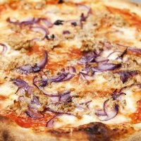 Pizza tonno e cipolla - Panuozzo e Pizza da Tina Capaccio