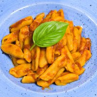 Strozzapreti Cilentani con Pomodoro e Basilico - PrimeQuerce Menù