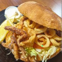 PANINO CON CALAMARI FRITTI - Lo Sparviero