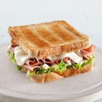 Toast Prosciutto Cotto Insalata Verde E Provola - Lo Sparviero