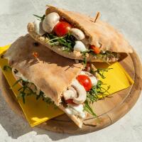 Saltimbocca : Porchetta, provola, patatine - PEACH PIT