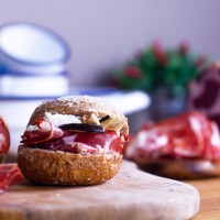 Panino ai cereali al Capocollo - Salotto