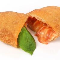 Margherita Fritta a Calzone - Pizzeria Pharina