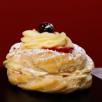 Zeppola con crema e amarene - Antonio Ventieri