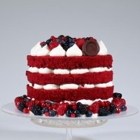 Red velvet nuda decorata con frutti di bosco - Antonio Ventieri