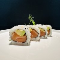 Salmon avocado 8pz - Miza Sushi Pompei