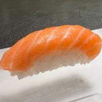 Nigiri di salmone 3pz - Umaki Salerno
